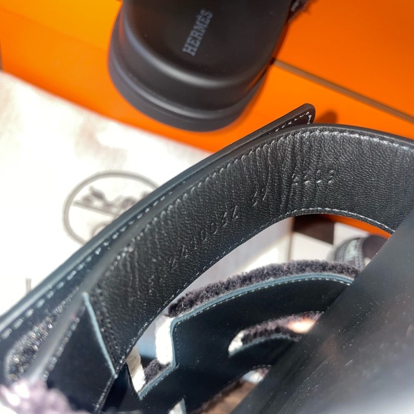 SOLD Hermes Fringe Chypre Sandals - Picture 10 of 13